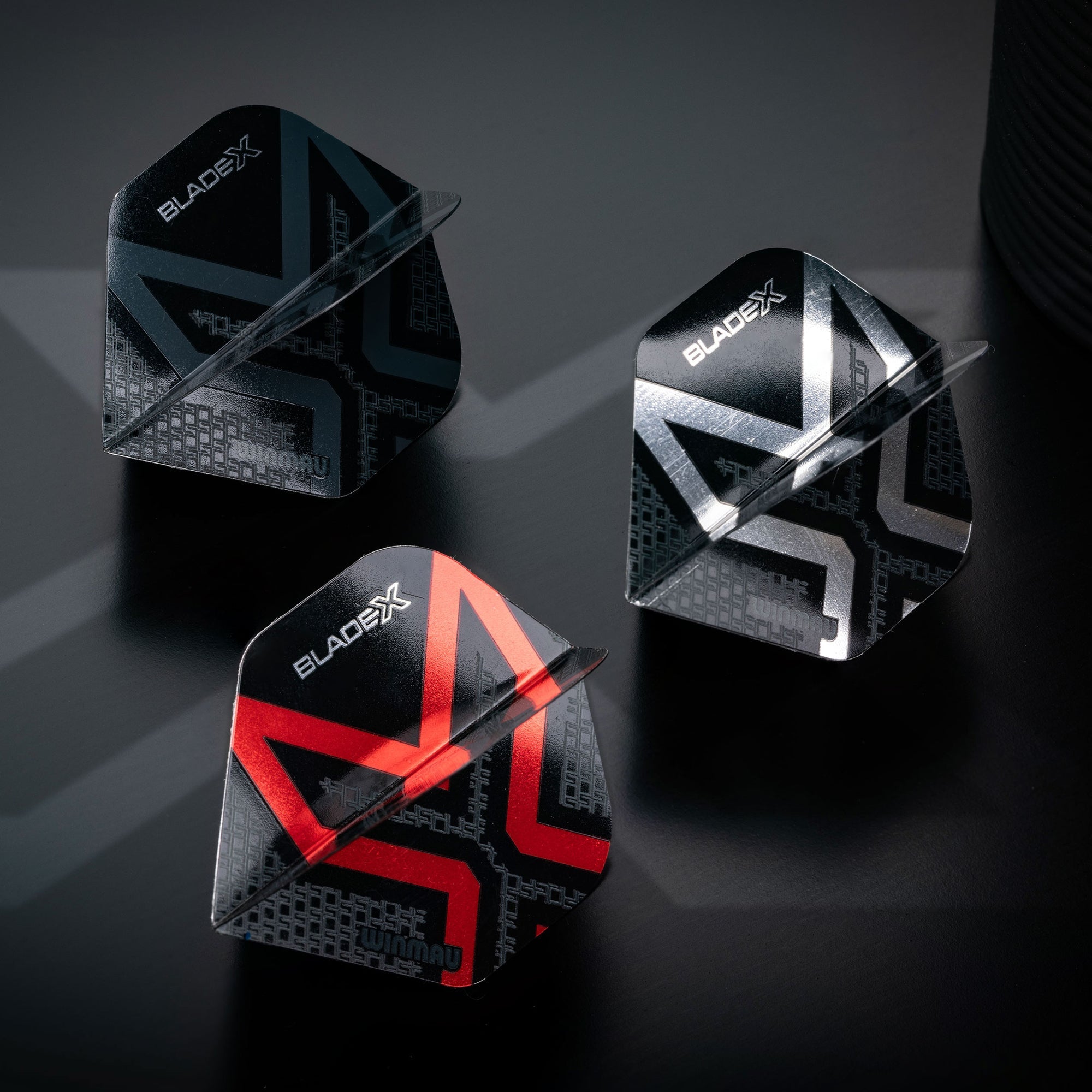 winmau-prism-blade-x-delta-standard-flights-schwarz-silber image 6